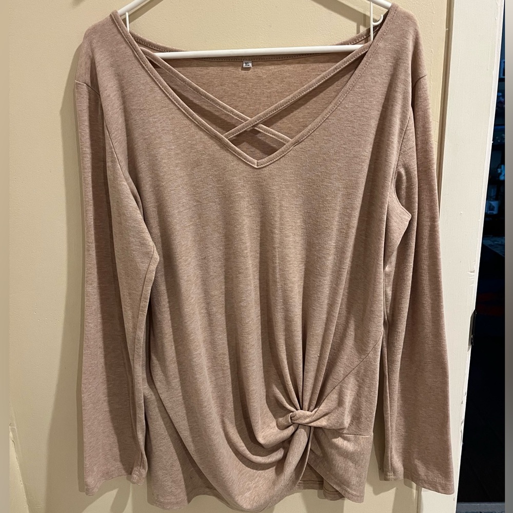 Unbranded Size XL Criss Cross V Neck Tunic Length Top